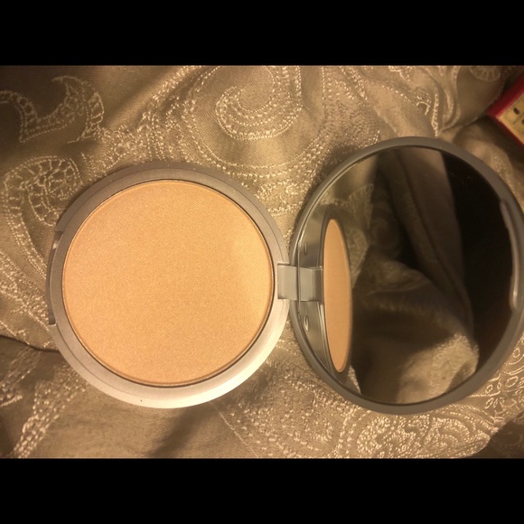 The Balm Mary-Lou Manizer Highlighter Champagne - Picture 6 of 7